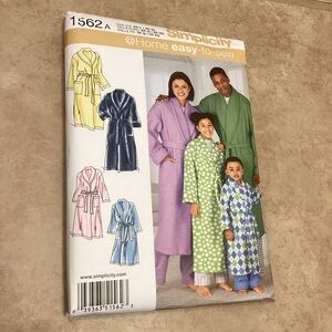New Simplicity Pattern 1562A Unisex Robe and Belt for Child Teen Adult